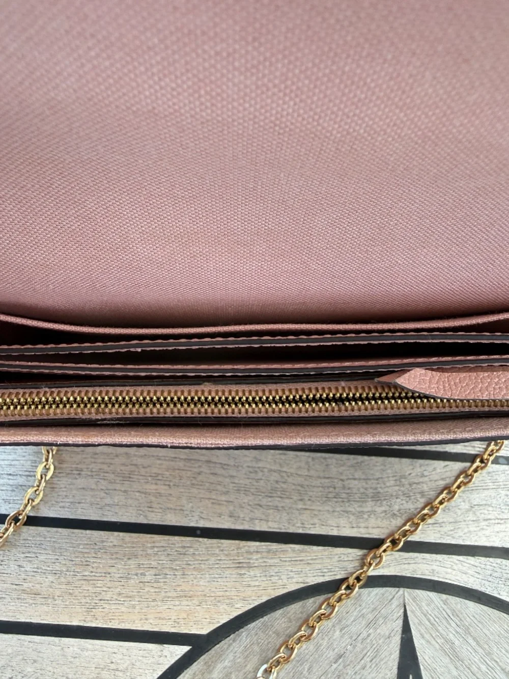 SOLD Louis Vuitton Empreinte Pochette Felicie Chain Wallet Rose Poudre Pre-Owned - Picture 4 of 10